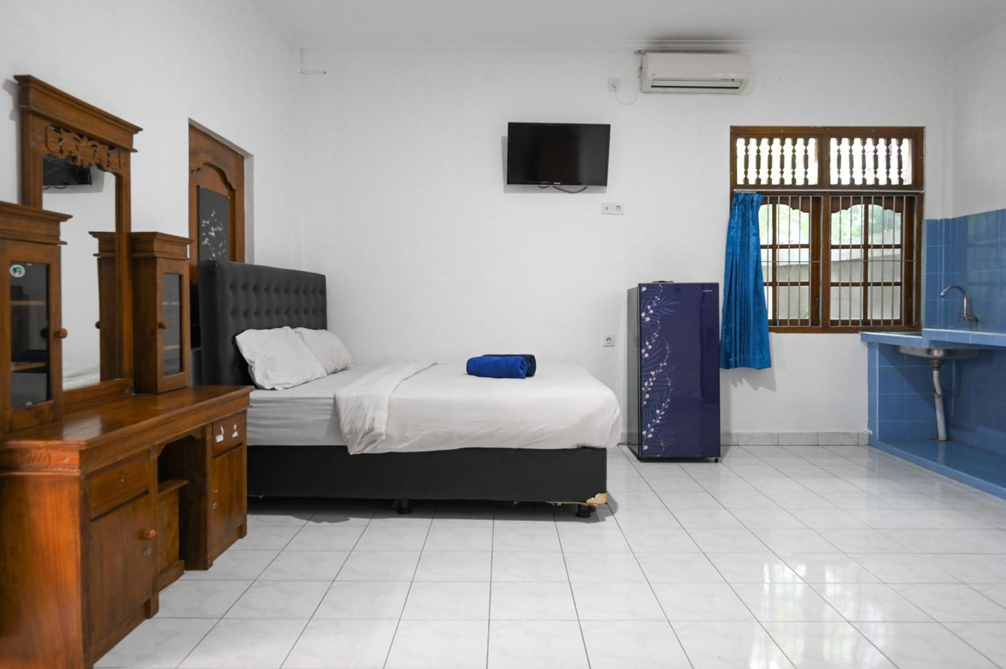 Ceria Guesthouse Seminyak Mitra Reddoorz Eksteriør bilde