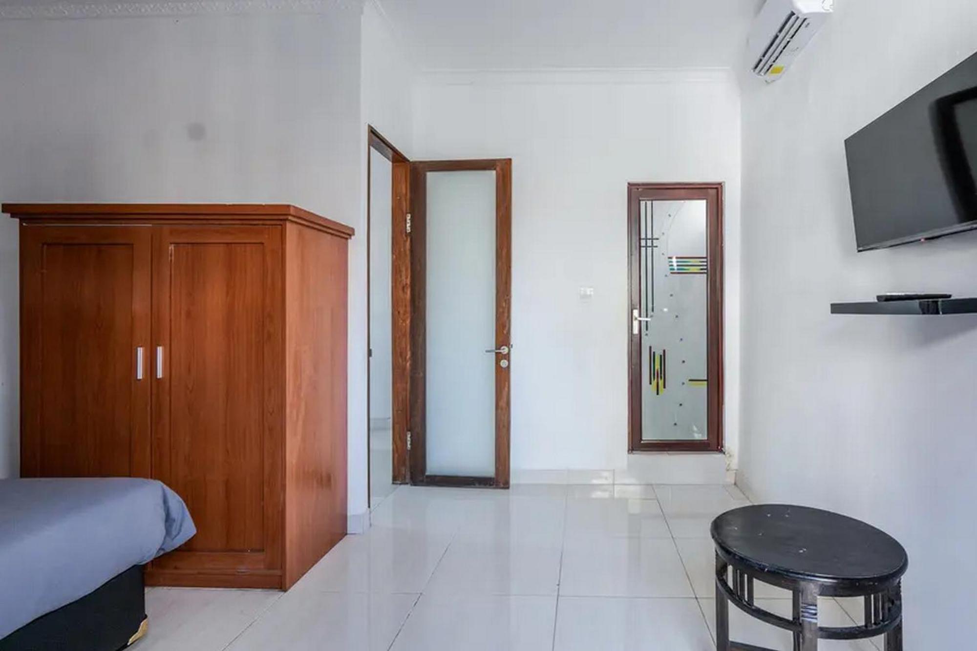 Ceria Guesthouse Seminyak Mitra Reddoorz Eksteriør bilde