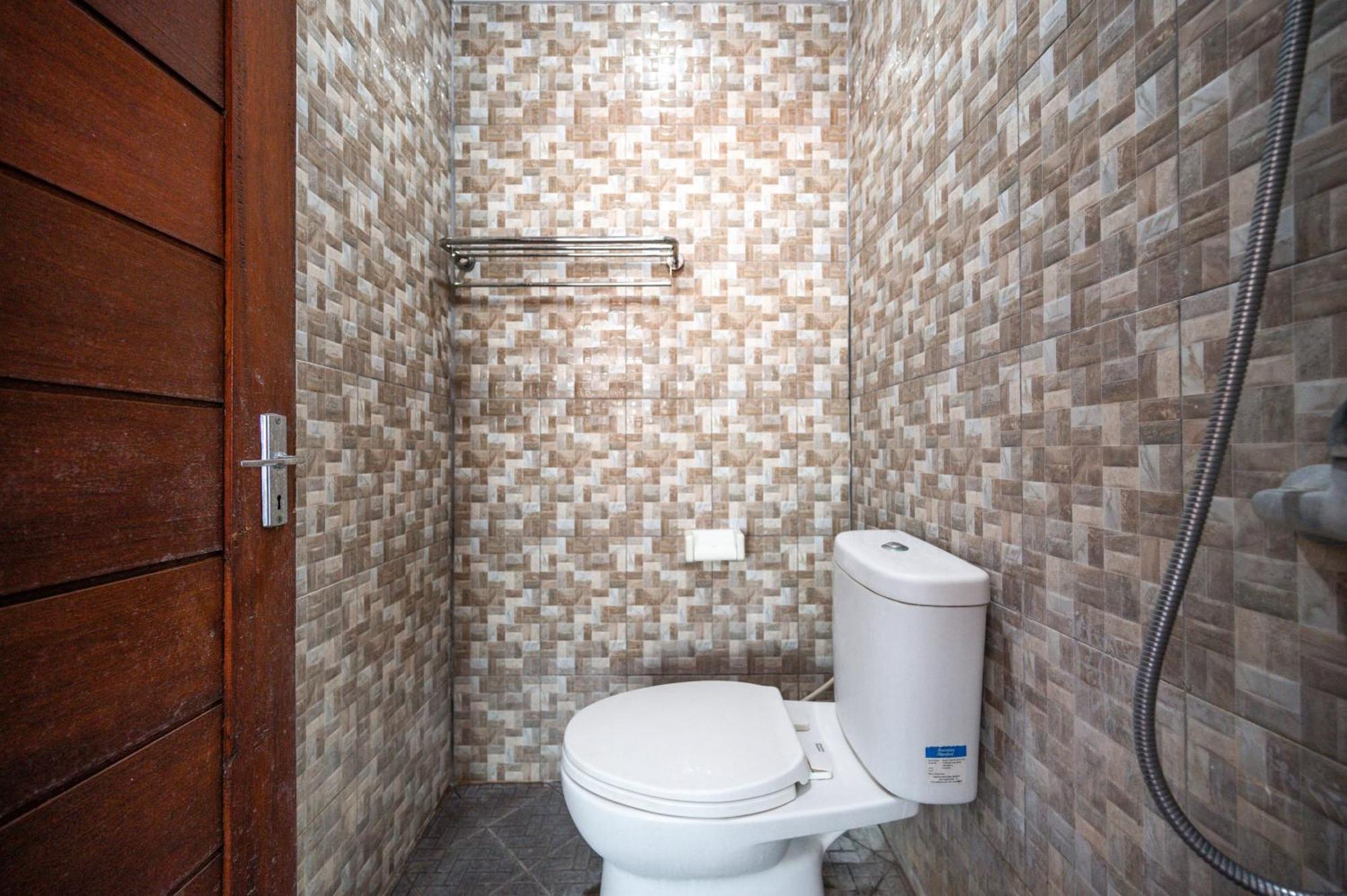 Ceria Guesthouse Seminyak Mitra Reddoorz Eksteriør bilde