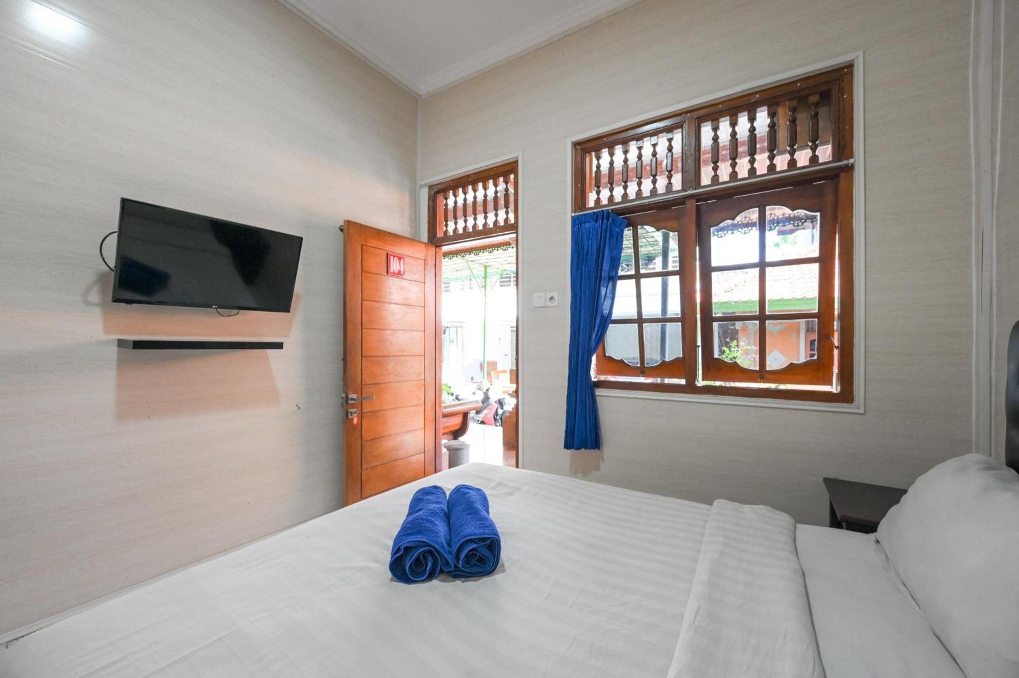 Ceria Guesthouse Seminyak Mitra Reddoorz Eksteriør bilde