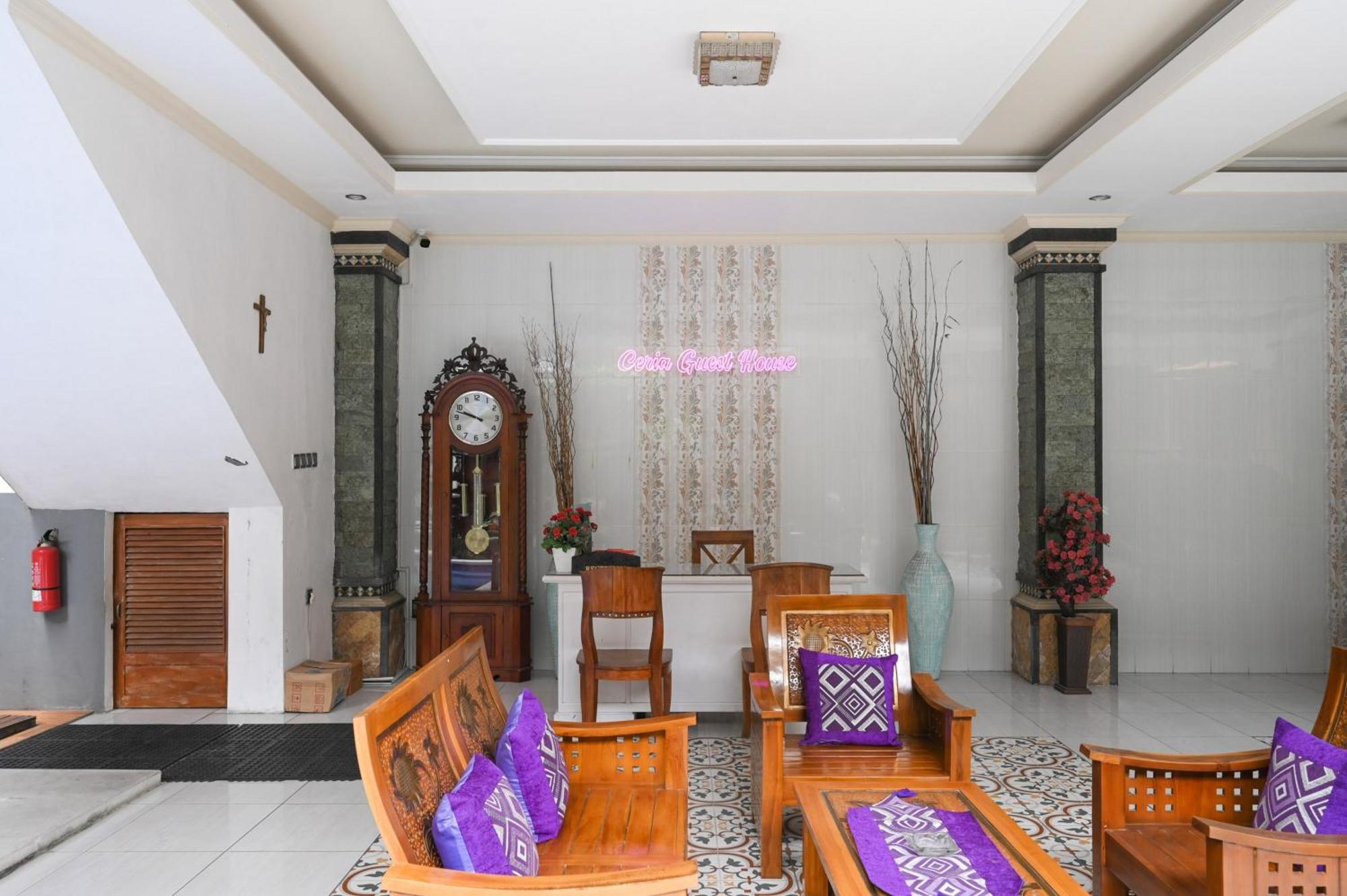 Ceria Guesthouse Seminyak Mitra Reddoorz Eksteriør bilde