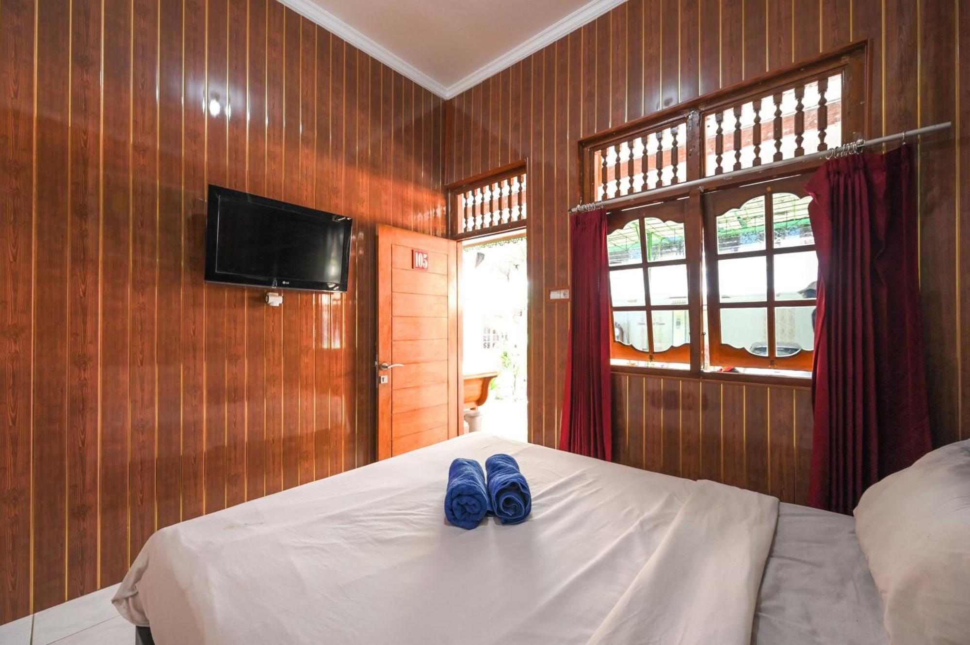 Ceria Guesthouse Seminyak Mitra Reddoorz Eksteriør bilde
