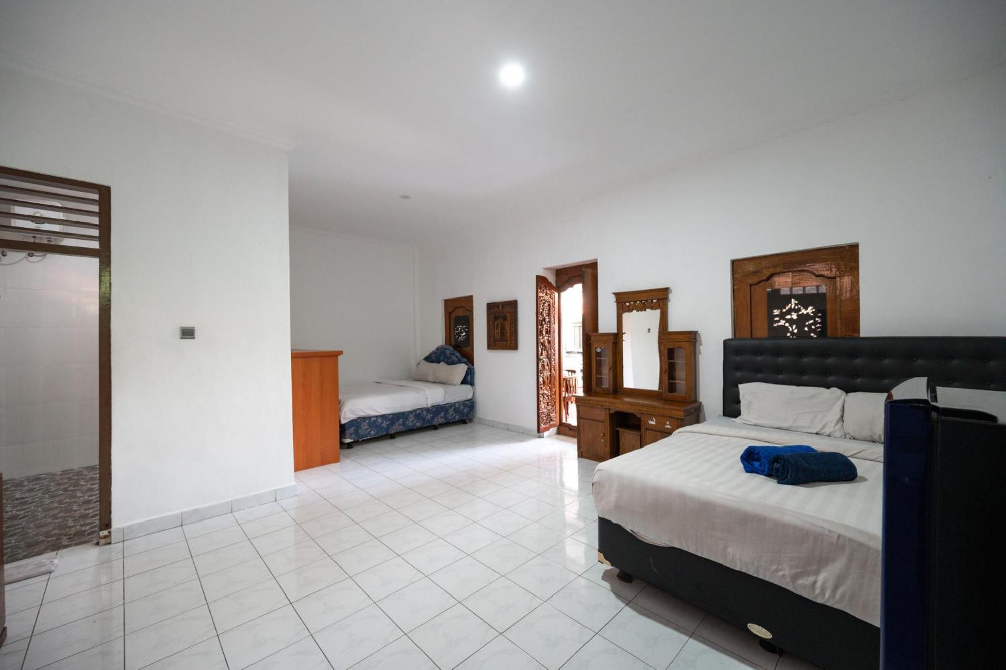 Ceria Guesthouse Seminyak Mitra Reddoorz Eksteriør bilde